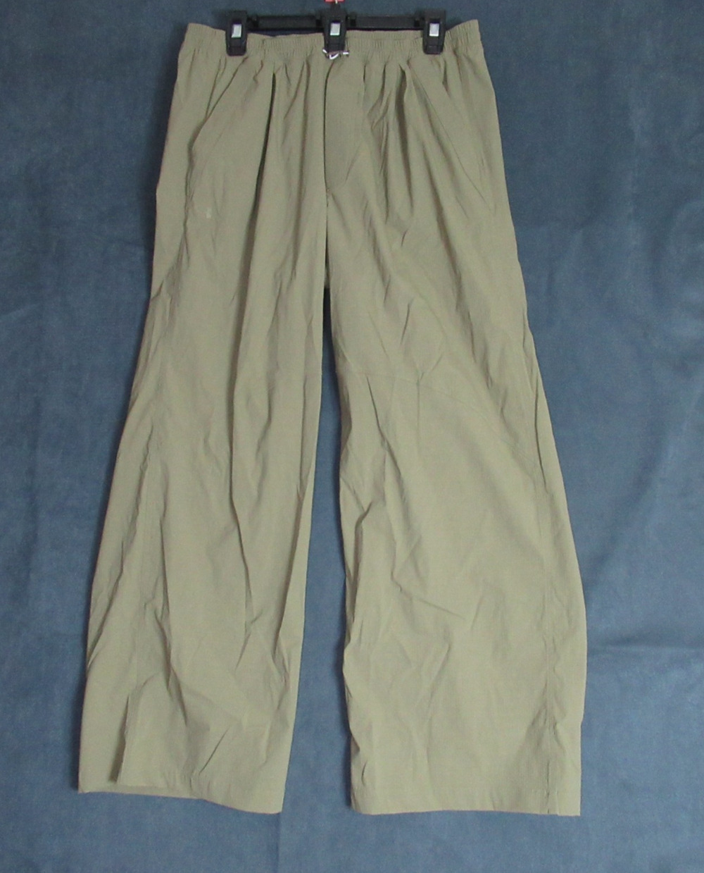 Under Armour Pants Womens Medium Green Track Wide Leg Athletic Lightweight NWT